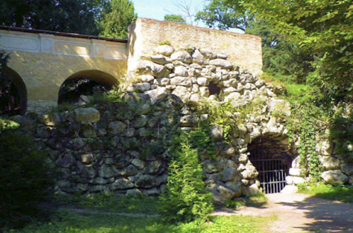 Hell Cave and the Gate of Heaven